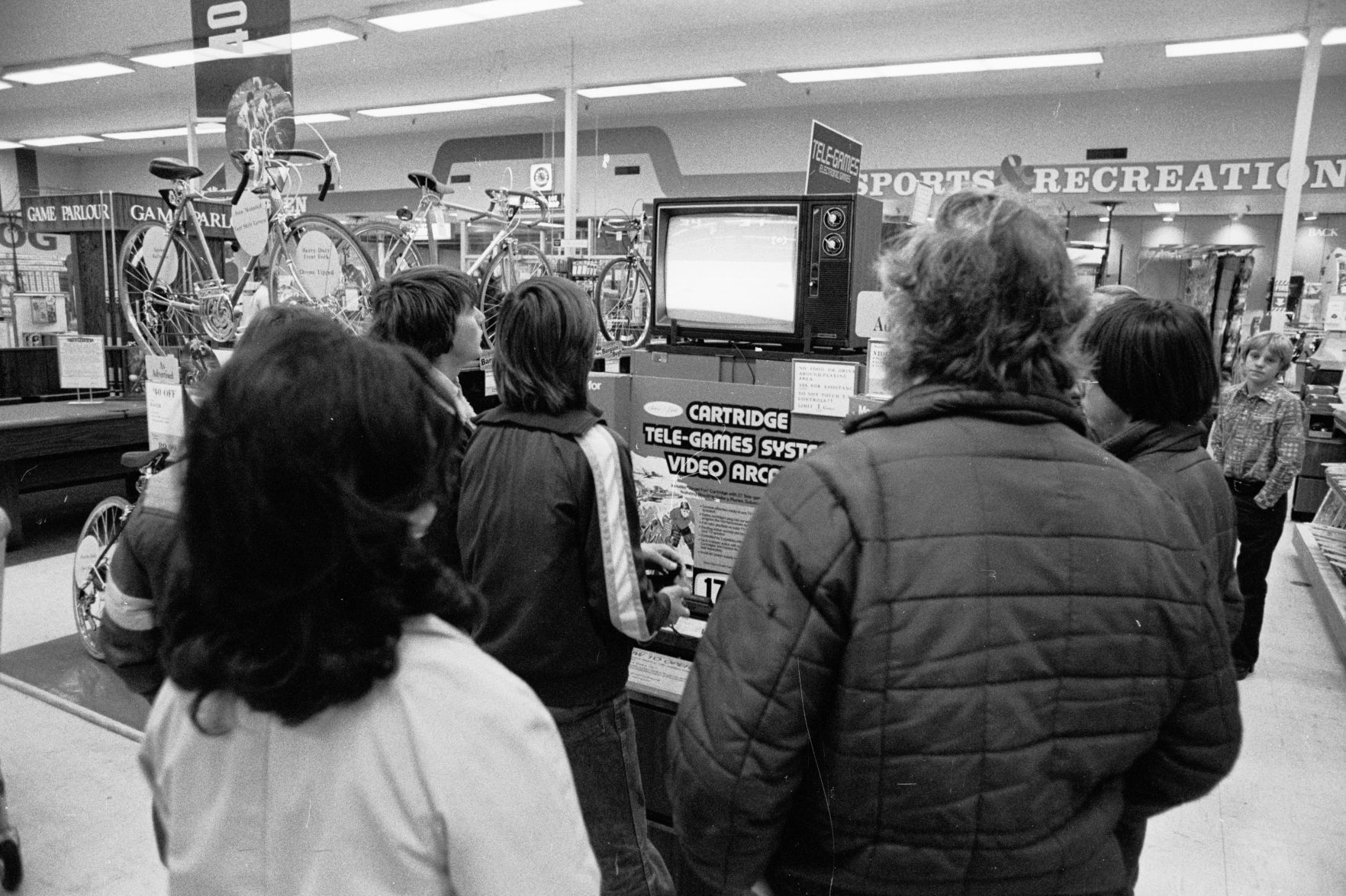 Shoppers at Sears, 1977